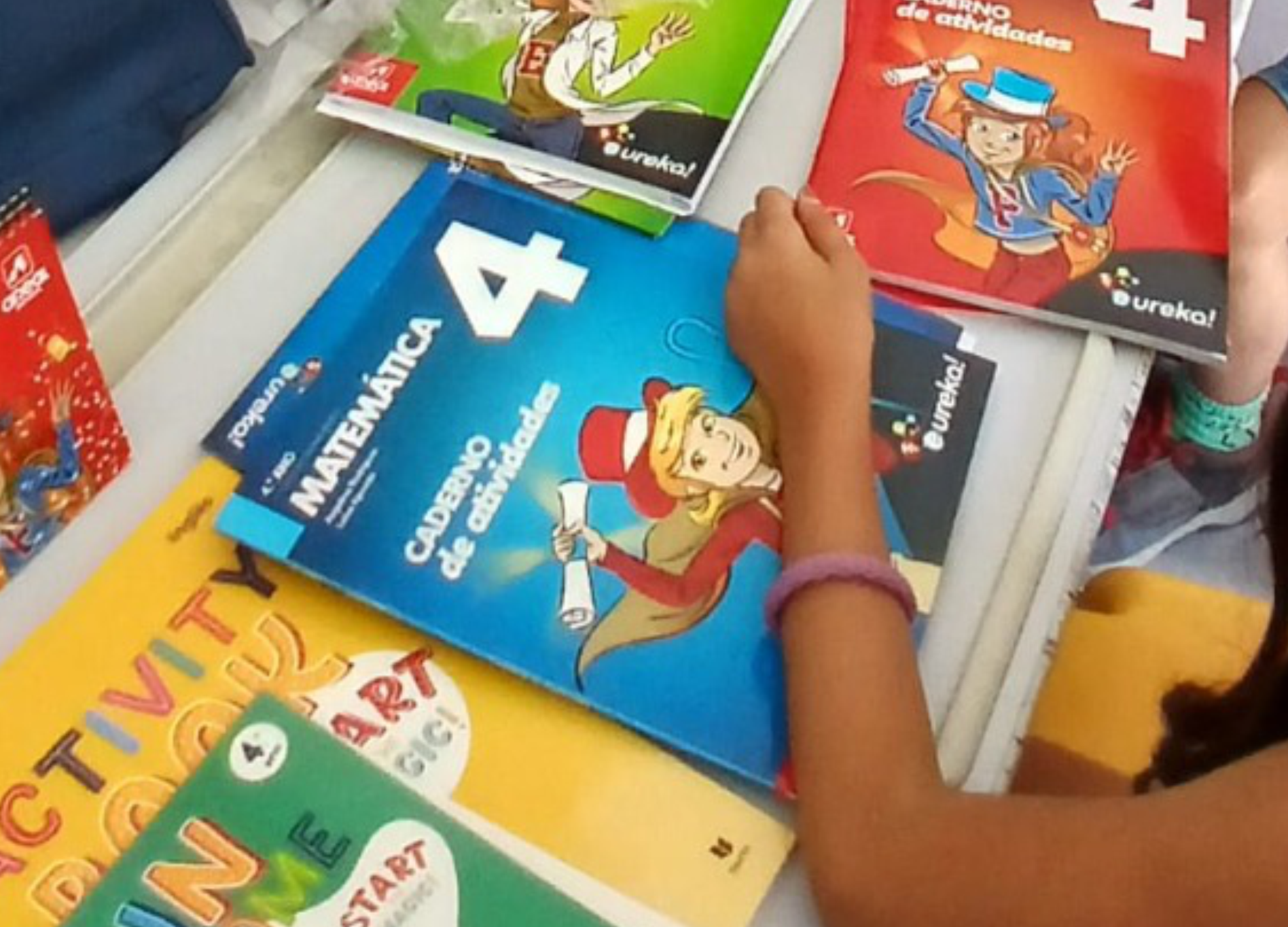 Autarquia oferece livros de fichas e cadernos de atividades a todos os alunos do Ensino Básico